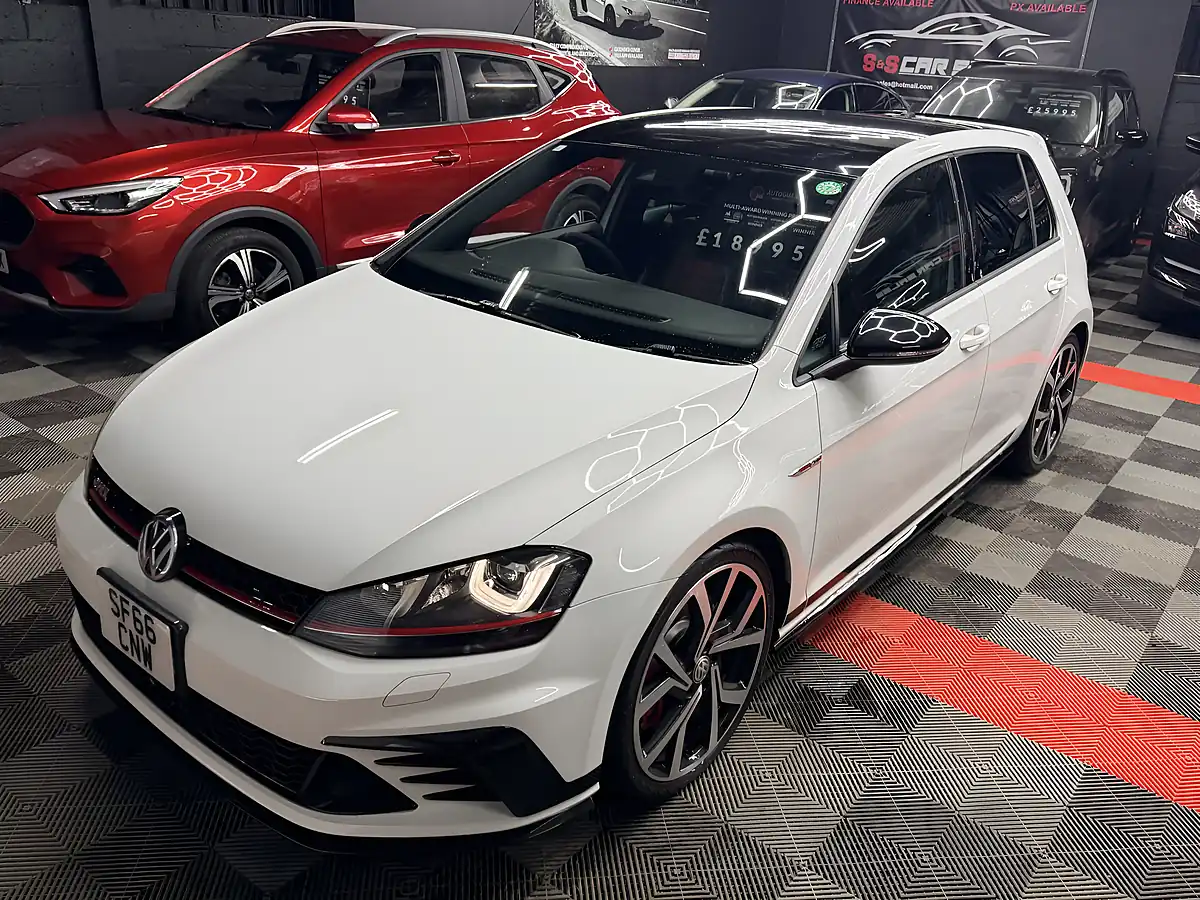Used 2016 Volkswagen Golf GTI Clubsport White - Interior and Exterior details 10