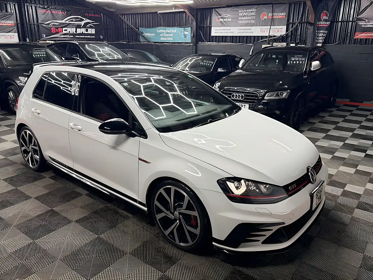 Used 2016 Volkswagen Golf GTI Clubsport White - Interior and Exterior details 11