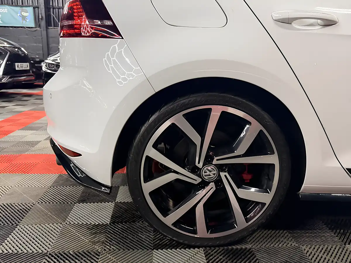 Used 2016 Volkswagen Golf GTI Clubsport White - Interior and Exterior details 13