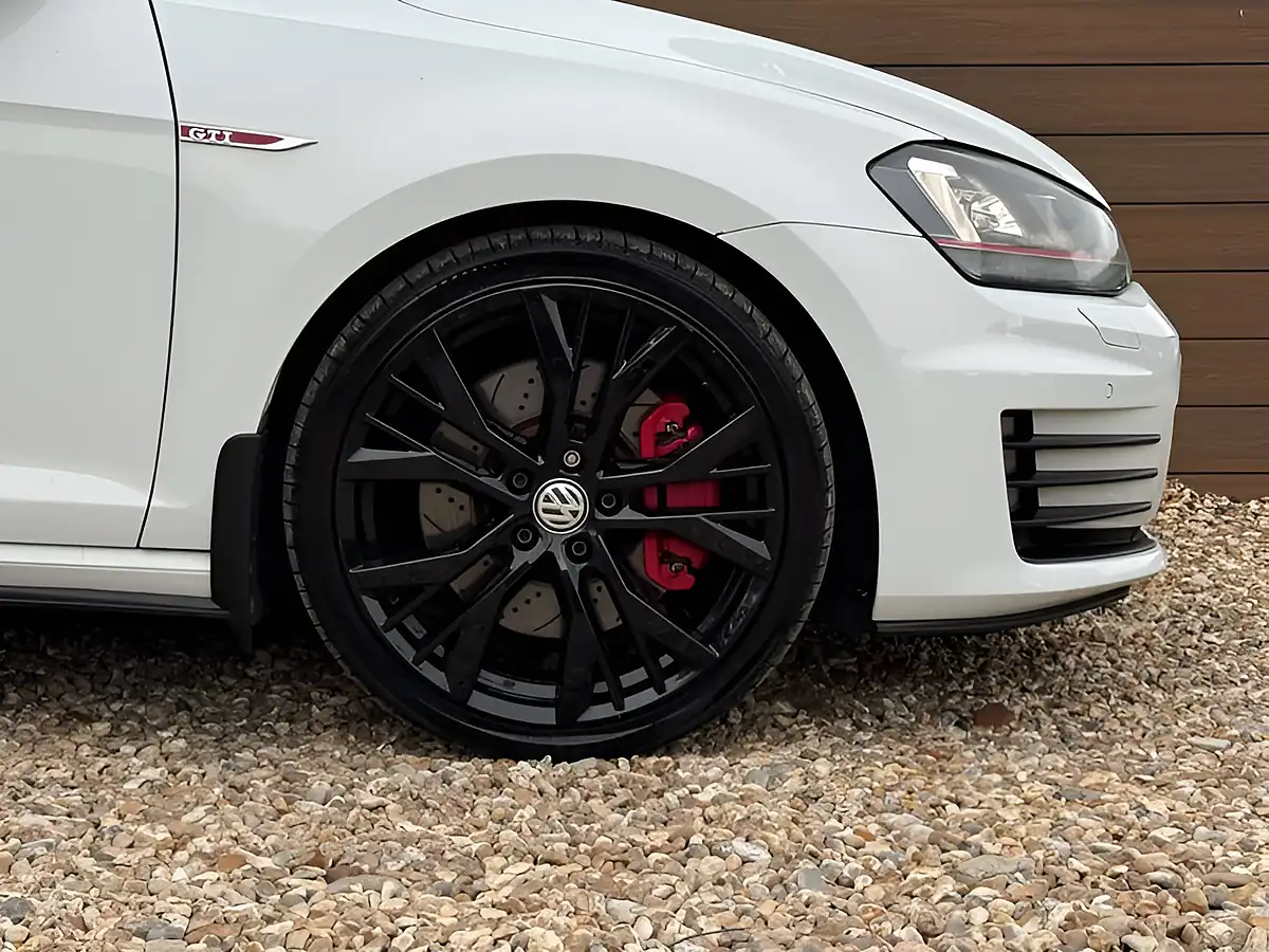 Used 2016 Volkswagen Golf GTI Performance White - Interior and Exterior details 12