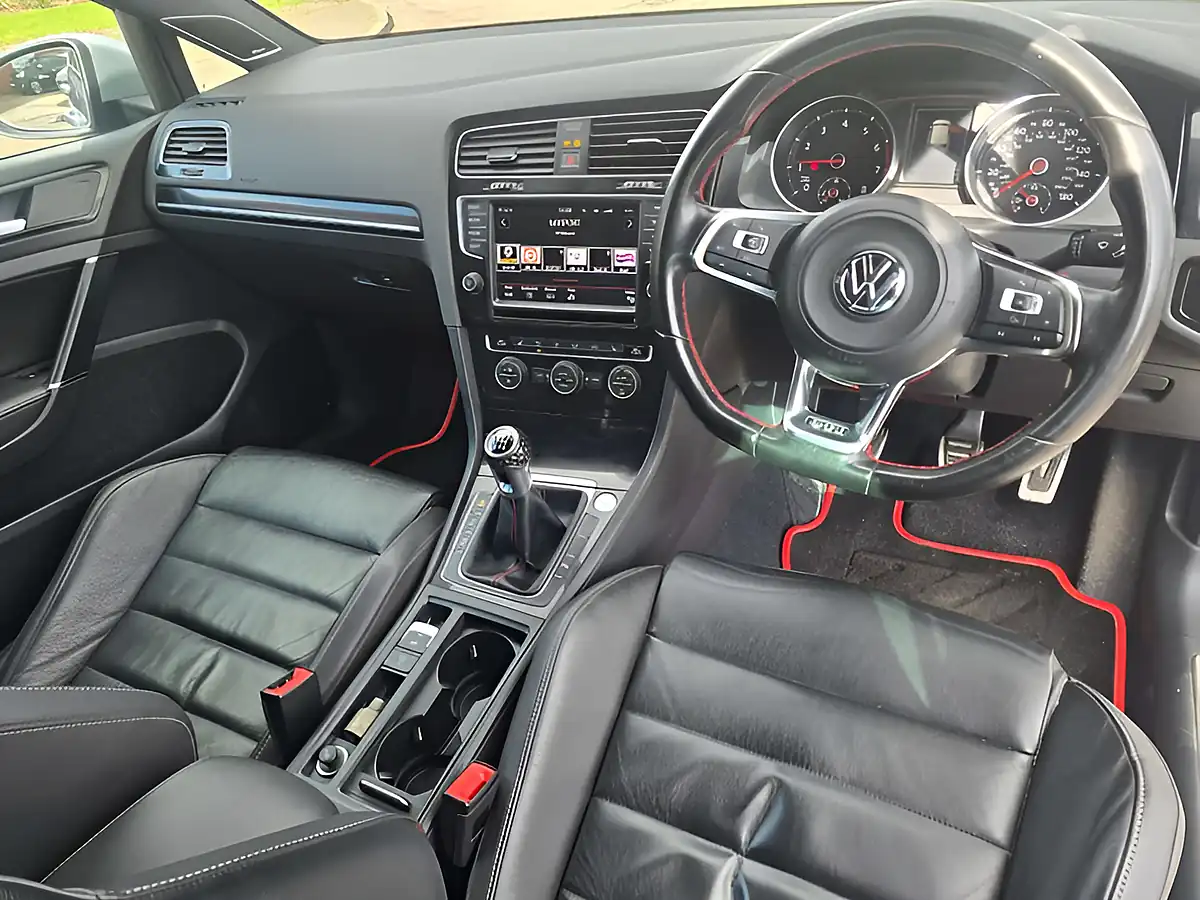 Used 2016 Volkswagen Golf GTI Silver - Interior and Exterior details 12