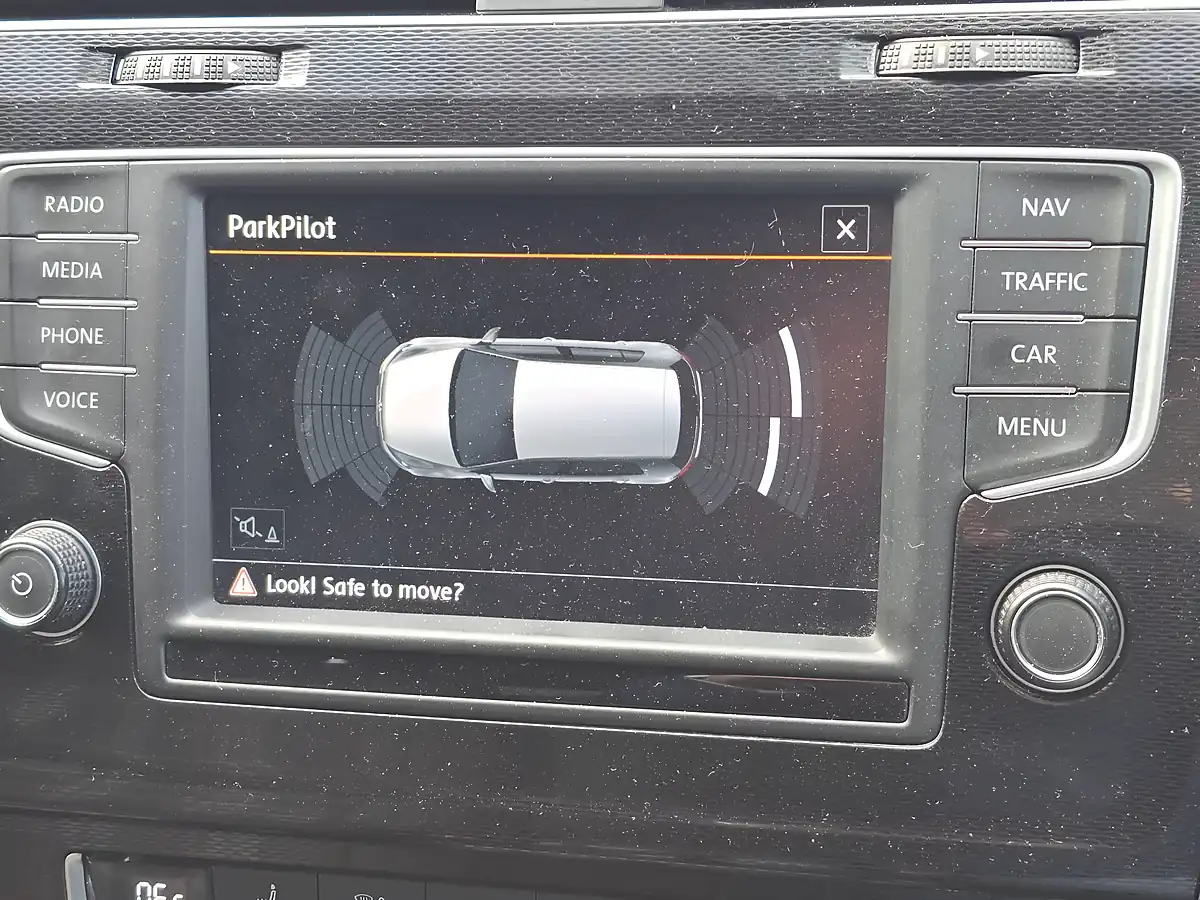 Used 2016 Volkswagen Golf GTI White - Interior and Exterior details 12