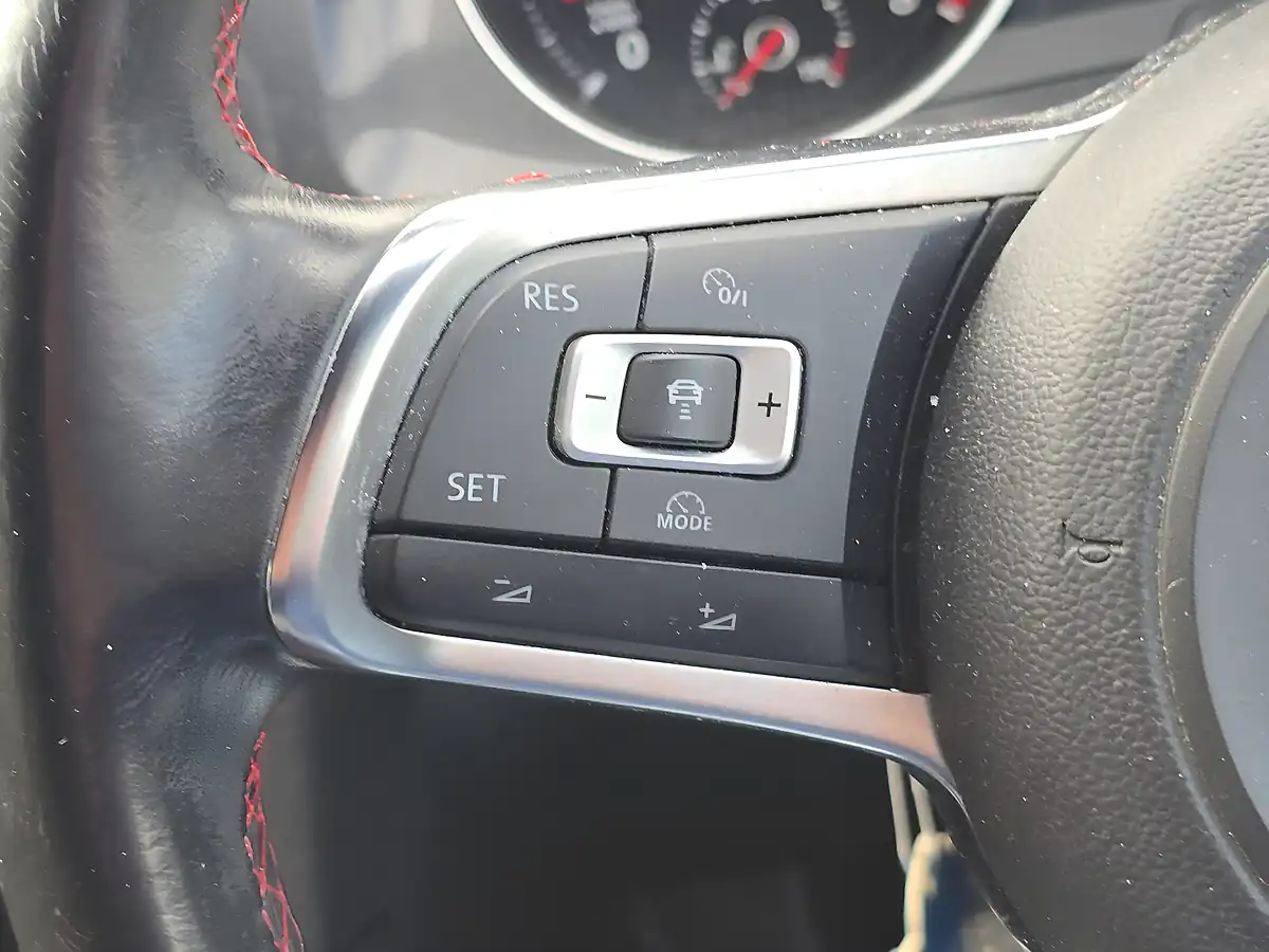Used 2016 Volkswagen Golf GTI White - Interior and Exterior details 15