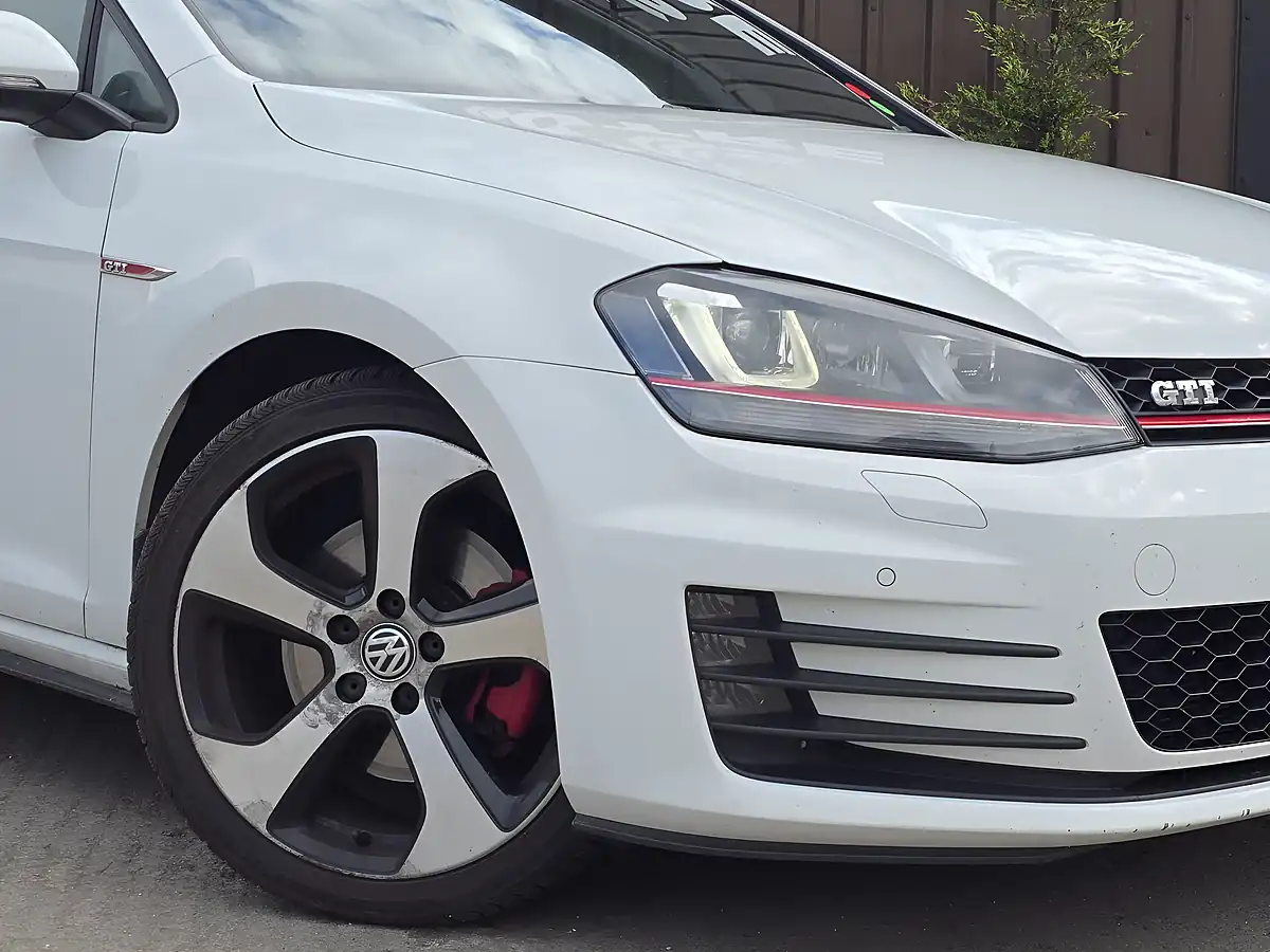 Used 2016 Volkswagen Golf GTI White - Interior and Exterior details 2