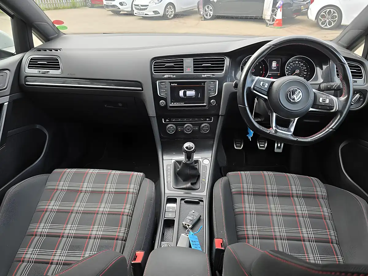 Used 2016 Volkswagen Golf GTI White - Interior and Exterior details 7