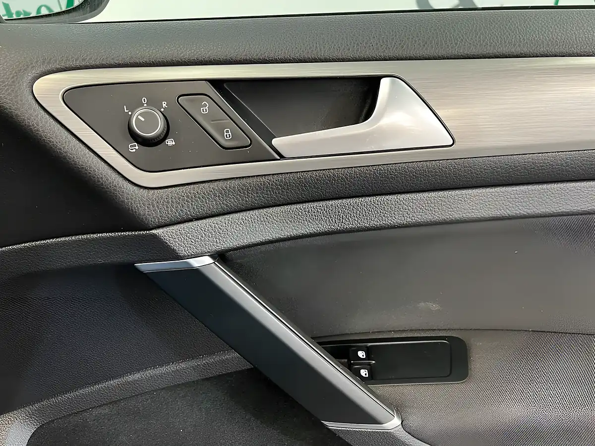 Used 2016 Volkswagen Golf Match Edition Black - Interior and Exterior details 16