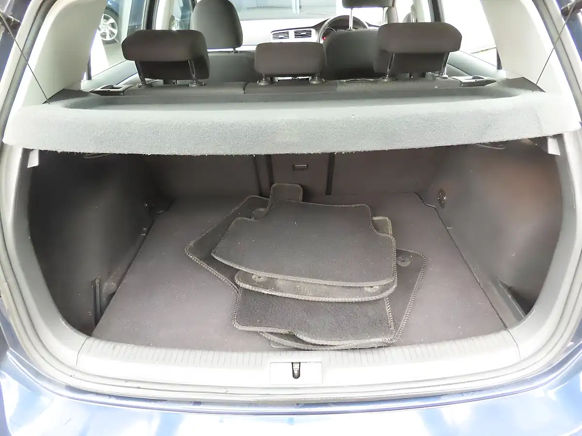Used 2016 Volkswagen Golf Match Edition Blue - Interior and Exterior details 11