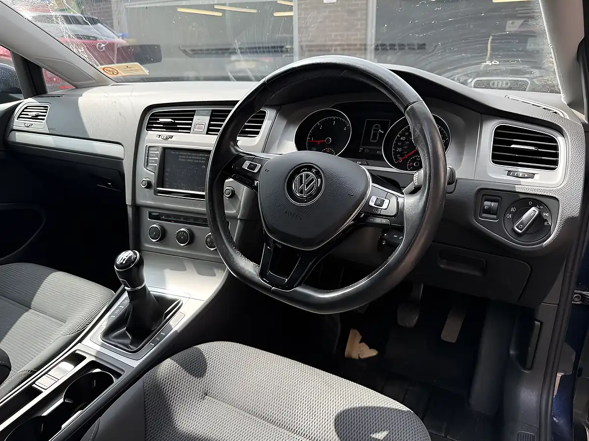 Used 2016 Volkswagen Golf Match Edition Blue - Interior and Exterior details 10