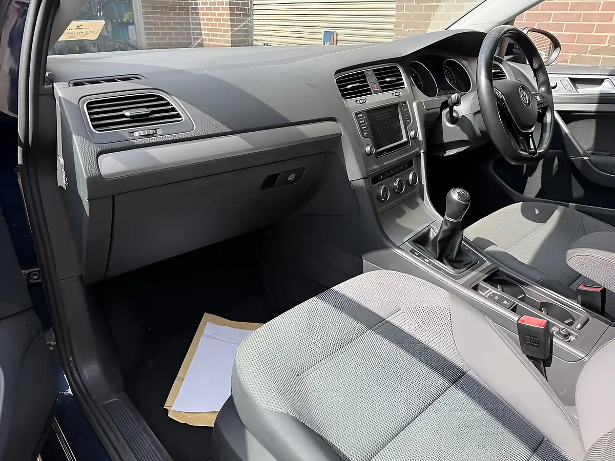 Used 2016 Volkswagen Golf Match Edition Blue - Interior and Exterior details 11