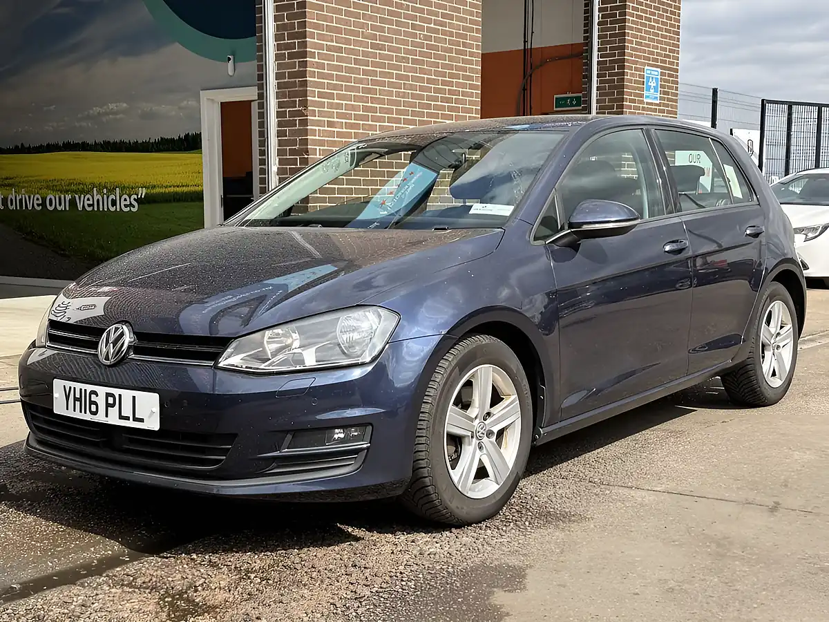 Used 2016 Volkswagen Golf Match Edition Blue - Interior and Exterior details 3