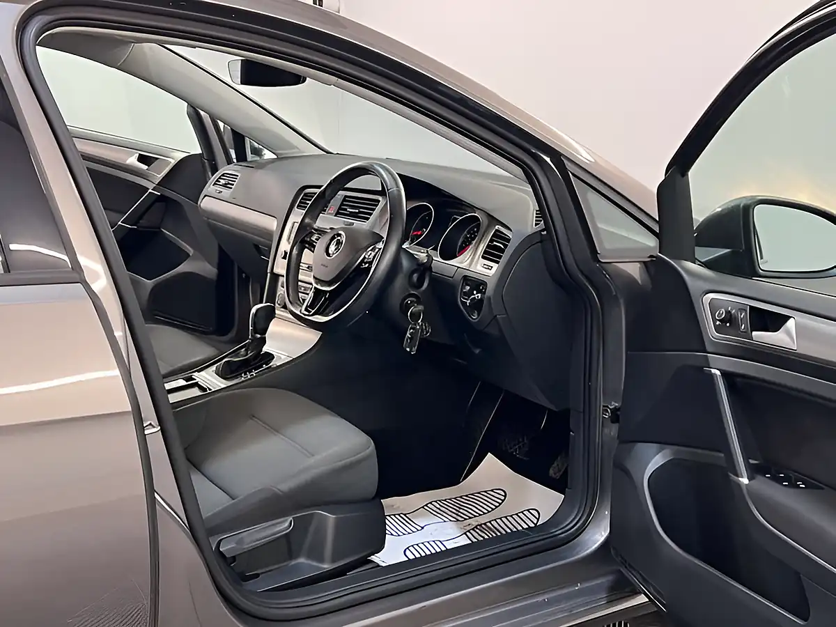 Used 2016 Volkswagen Golf Match Edition Grey - Interior and Exterior details 9