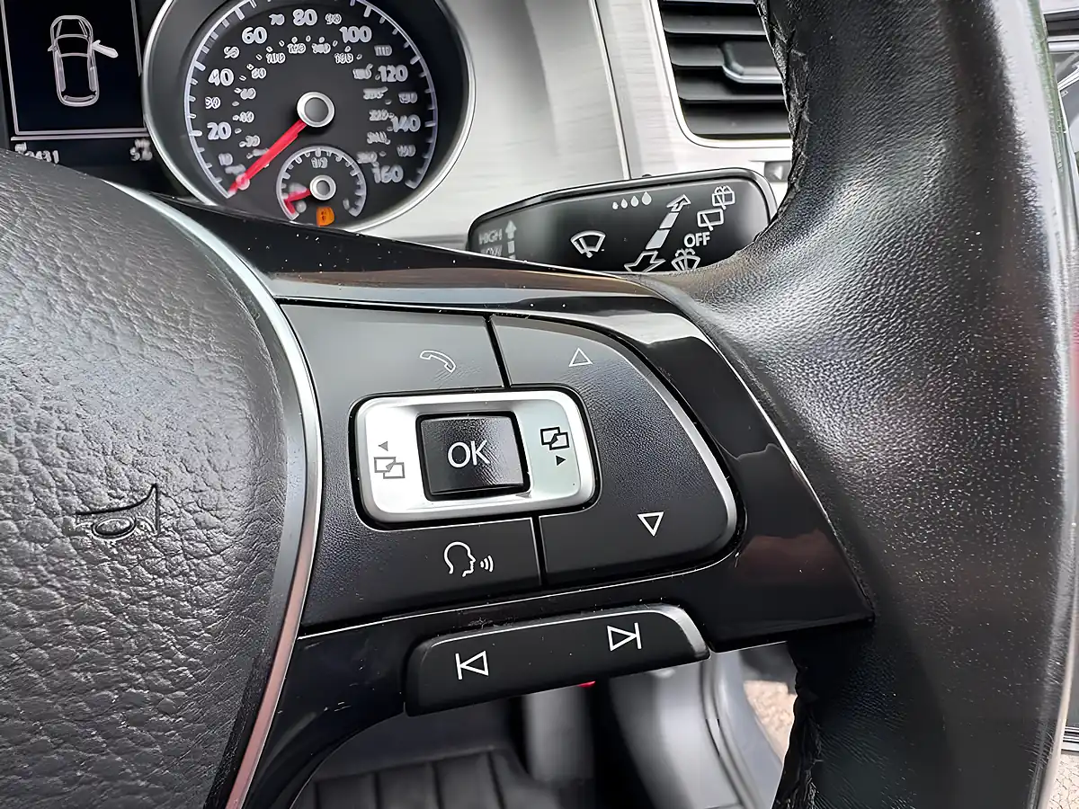 Used 2016 Volkswagen Golf Match Edition Grey - Interior and Exterior details 17
