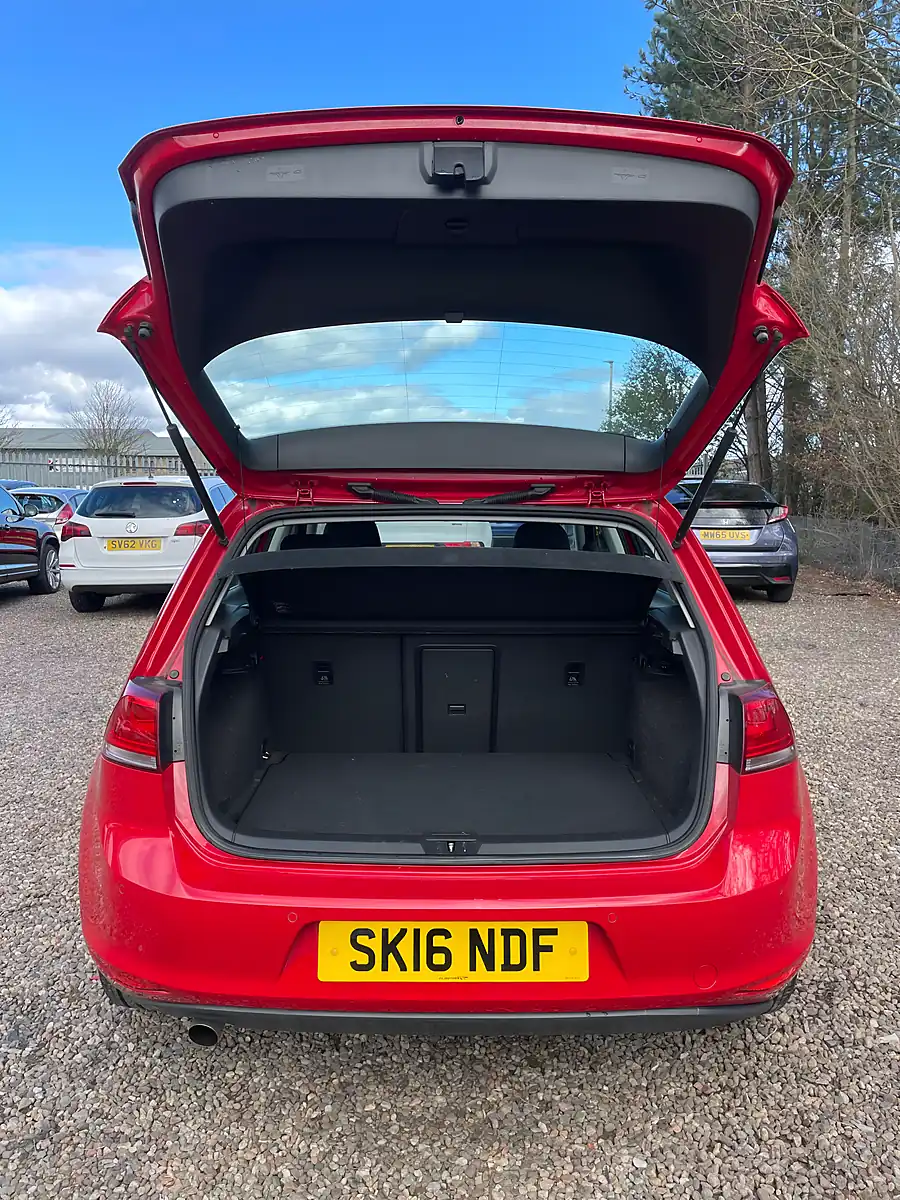 Used 2016 Volkswagen Golf Match Edition Red - Interior and Exterior details 11