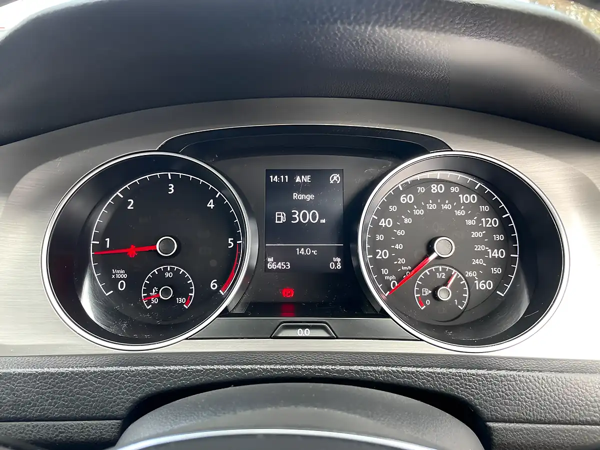 Used 2016 Volkswagen Golf Match Edition Red - Interior and Exterior details 18