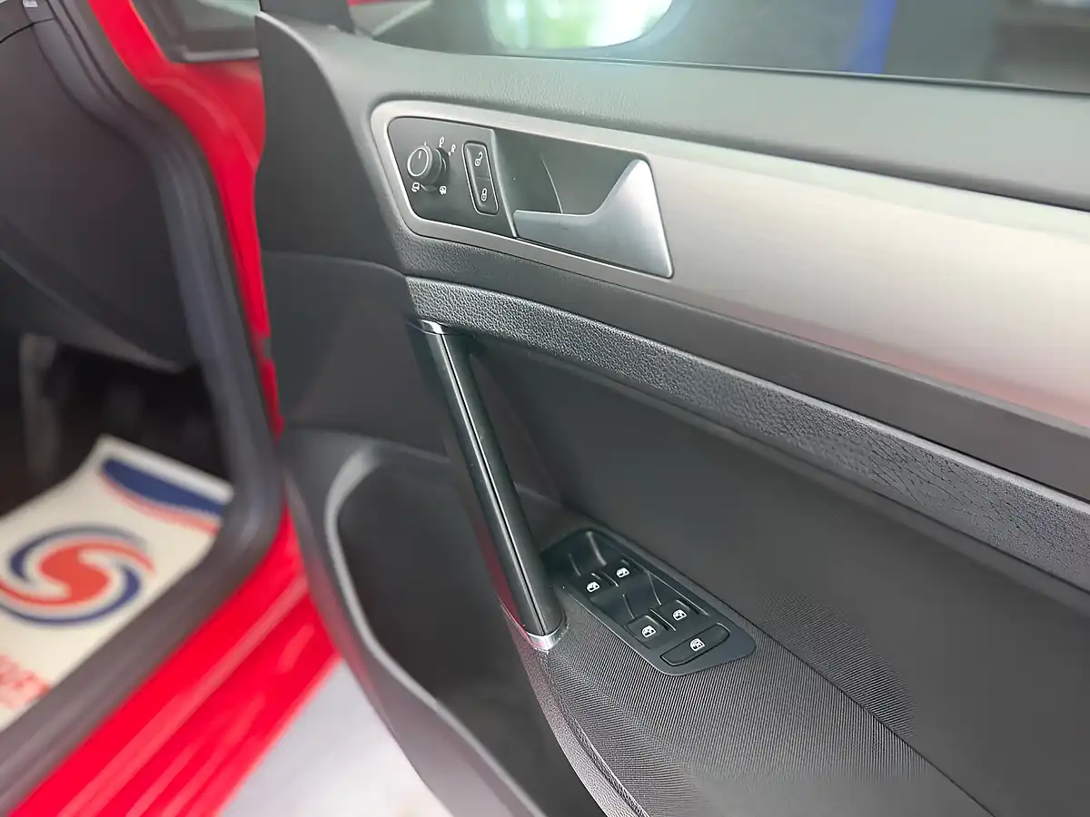 Used 2016 Volkswagen Golf Match Edition Red - Interior and Exterior details 11