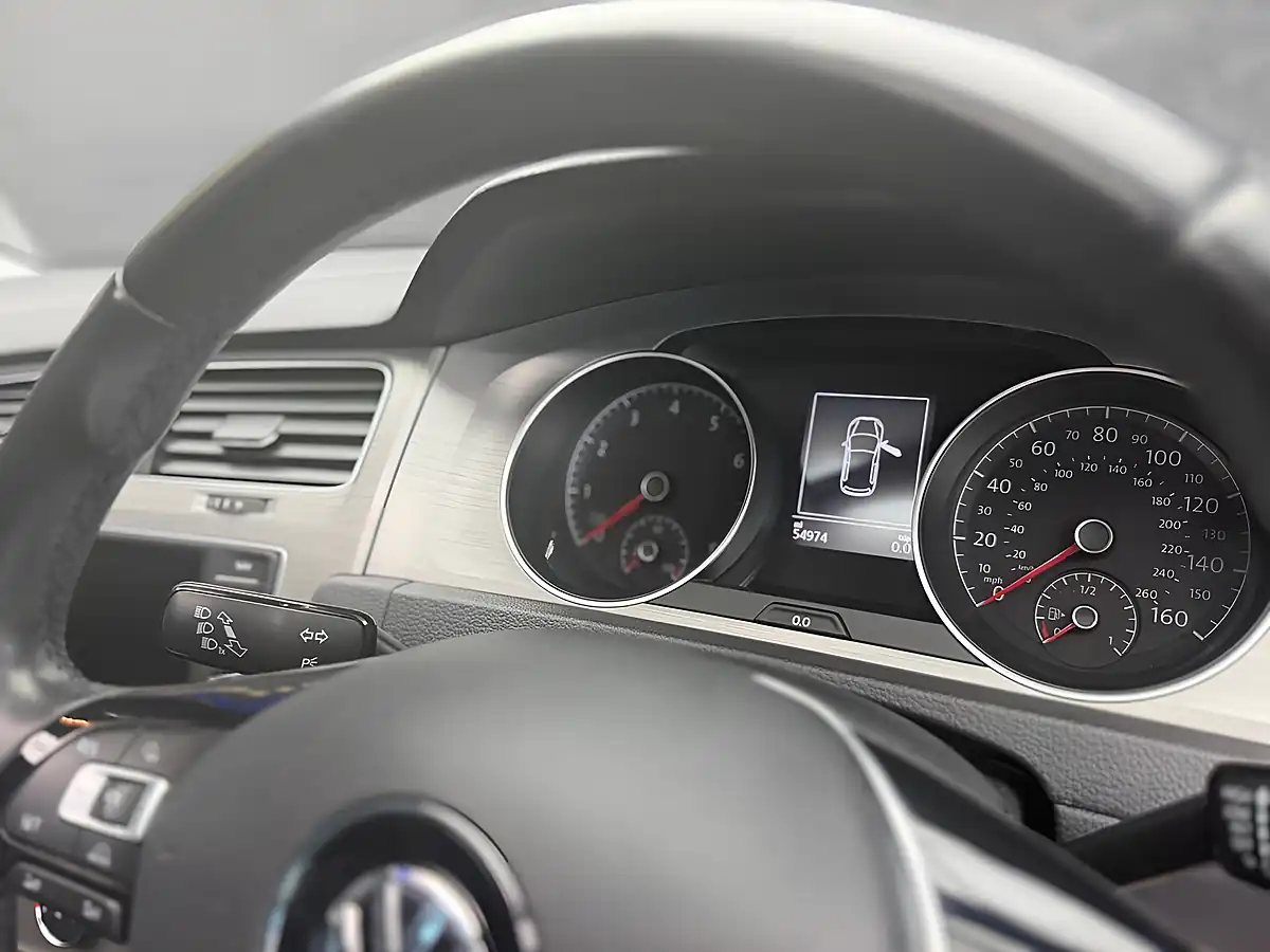 Used 2016 Volkswagen Golf Match Edition Red - Interior and Exterior details 14
