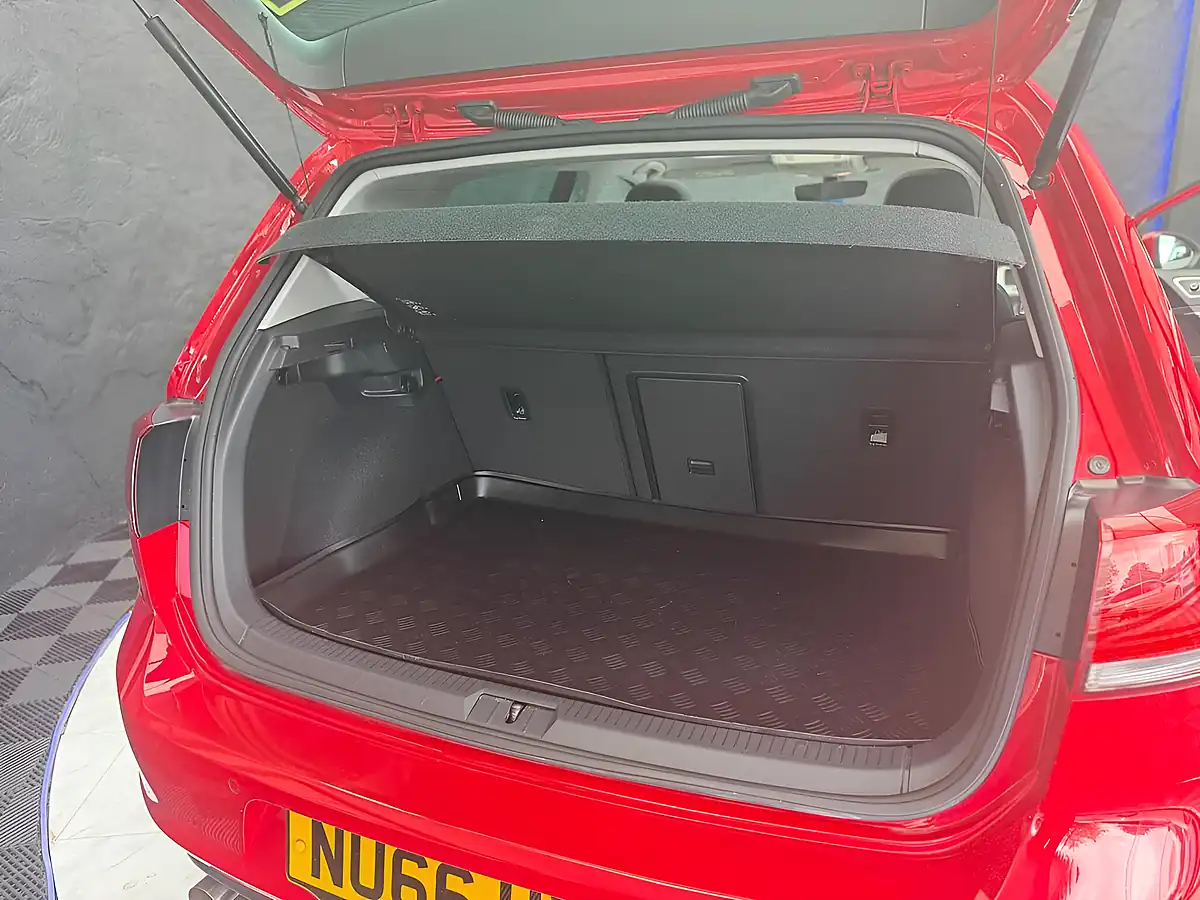 Used 2016 Volkswagen Golf Match Edition Red - Interior and Exterior details 19