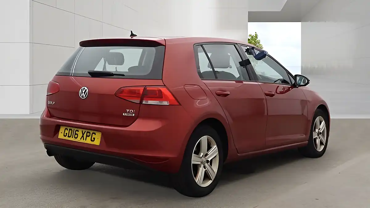 Used 2016 Volkswagen Golf Match Edition Red - Interior and Exterior details 3