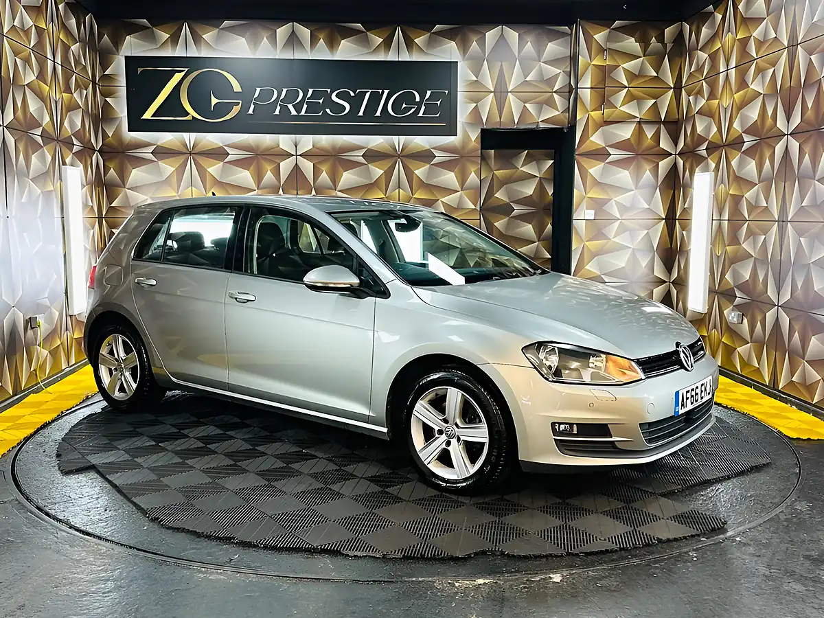 Used 2016 Volkswagen Golf Match Edition Silver - Front View