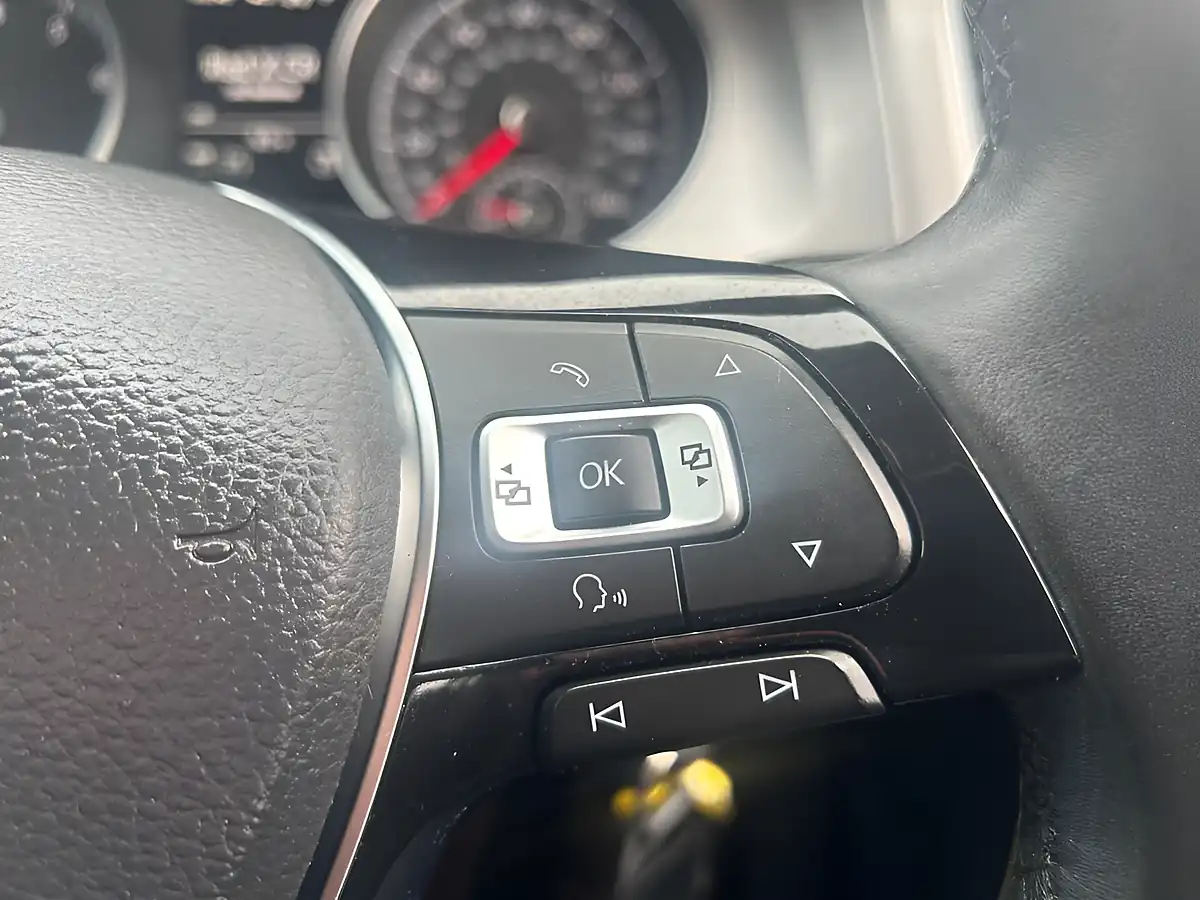 Used 2016 Volkswagen Golf Match Edition White - Interior and Exterior details 12