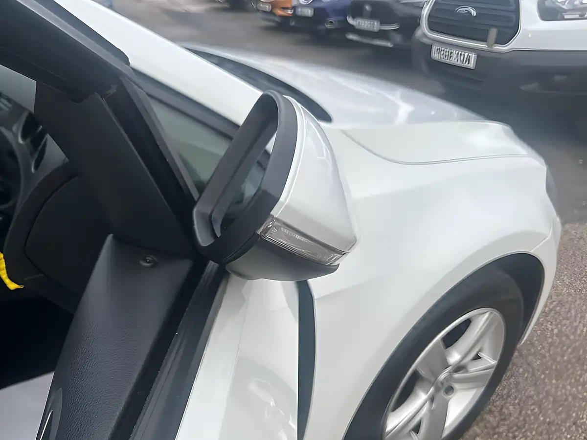 Used 2016 Volkswagen Golf Match Edition White - Interior and Exterior details 13