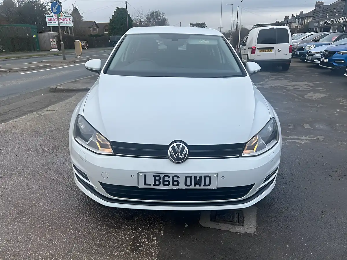 Used 2016 Volkswagen Golf Match Edition White - Interior and Exterior details 16
