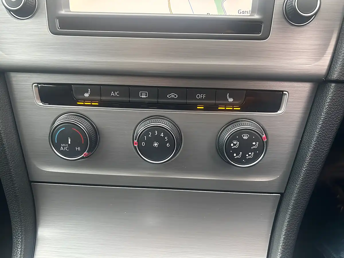 Used 2016 Volkswagen Golf Match Edition White - Interior and Exterior details 6
