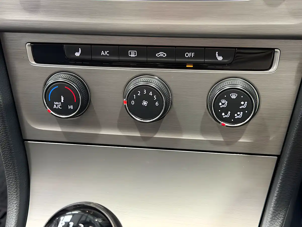 Used 2016 Volkswagen Golf Match Edition White - Interior and Exterior details 10
