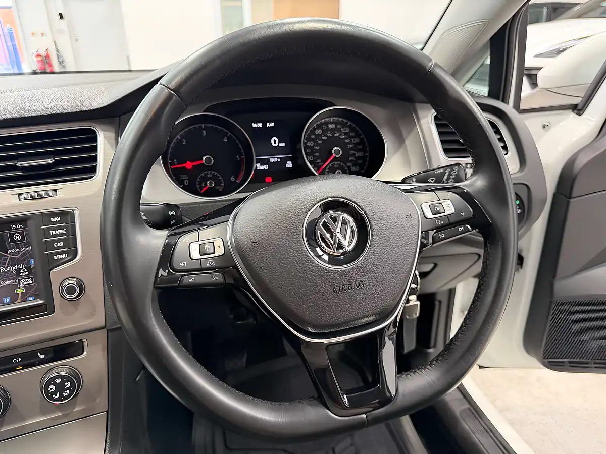 Used 2016 Volkswagen Golf Match Edition White - Interior and Exterior details 15