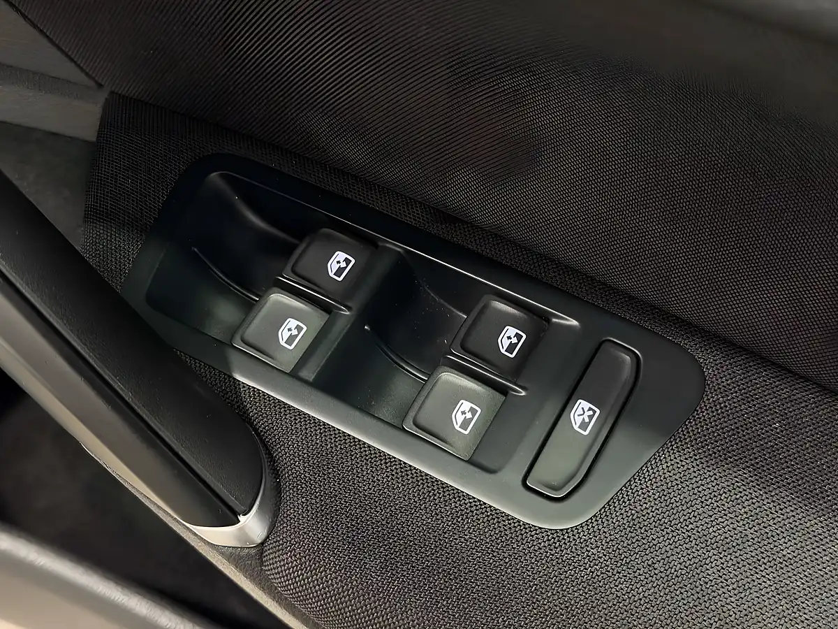 Used 2016 Volkswagen Golf Match Edition White - Interior and Exterior details 17