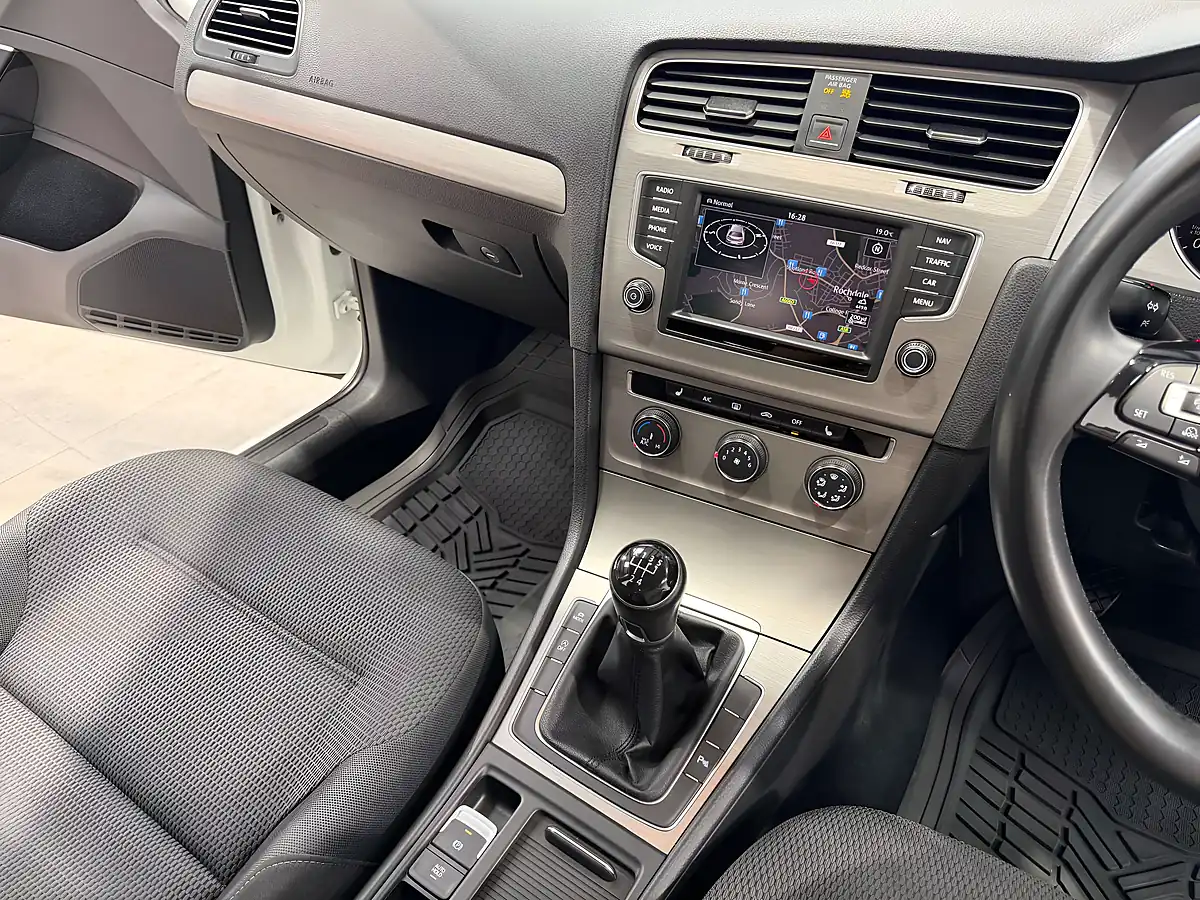 Used 2016 Volkswagen Golf Match Edition White - Interior and Exterior details 6