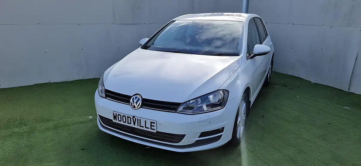 Used 2016 Volkswagen Golf Match Edition White - Front View