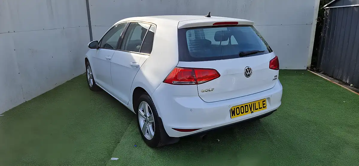 Used 2016 Volkswagen Golf Match Edition White - Interior and Exterior details 10