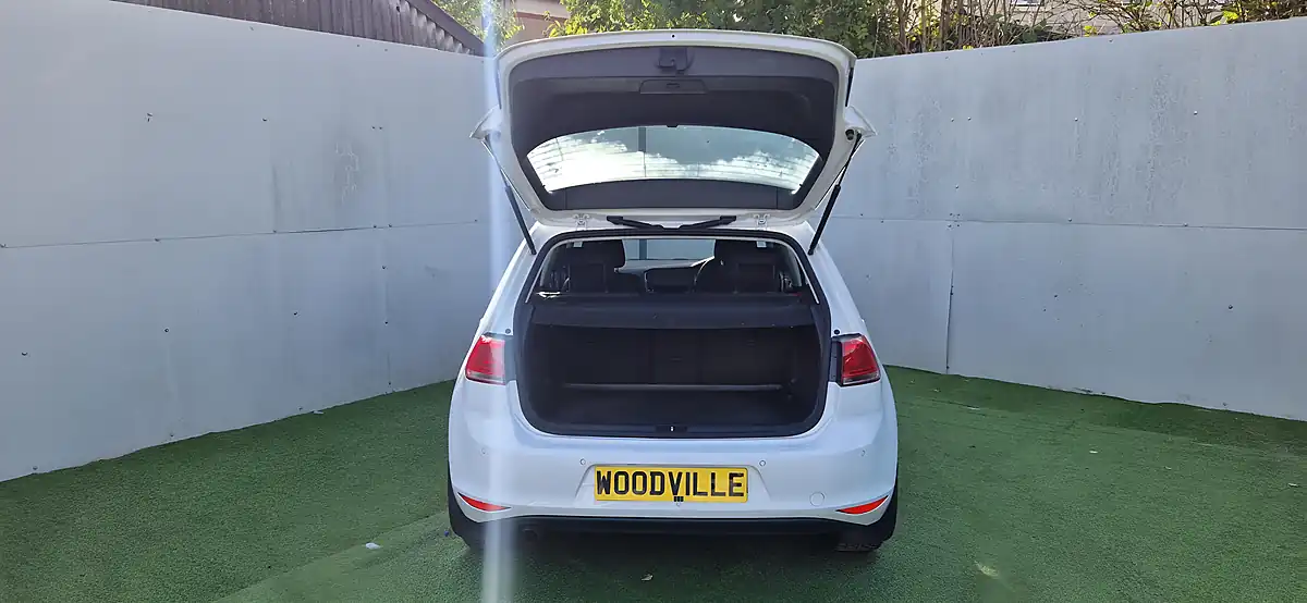Used 2016 Volkswagen Golf Match Edition White - Interior and Exterior details 11