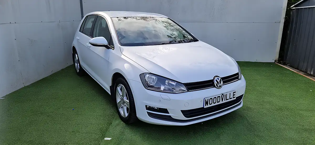 Used 2016 Volkswagen Golf Match Edition White - Interior and Exterior details 3