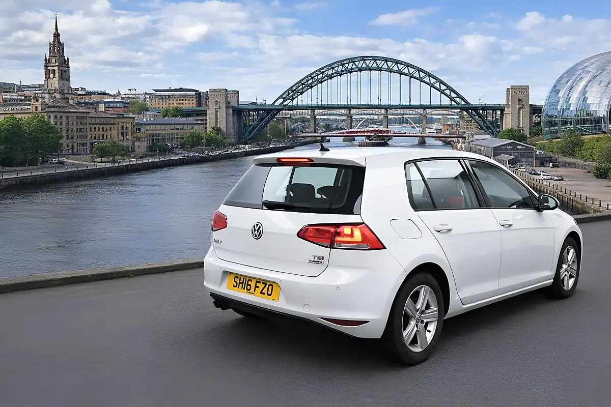 Used 2016 Volkswagen Golf Match Edition White - Interior and Exterior details 12