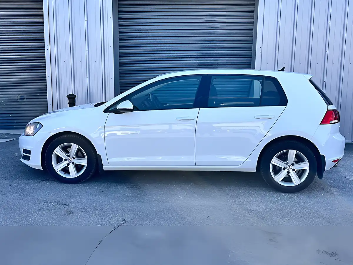 Used 2016 Volkswagen Golf Match Edition White - Interior and Exterior details 11