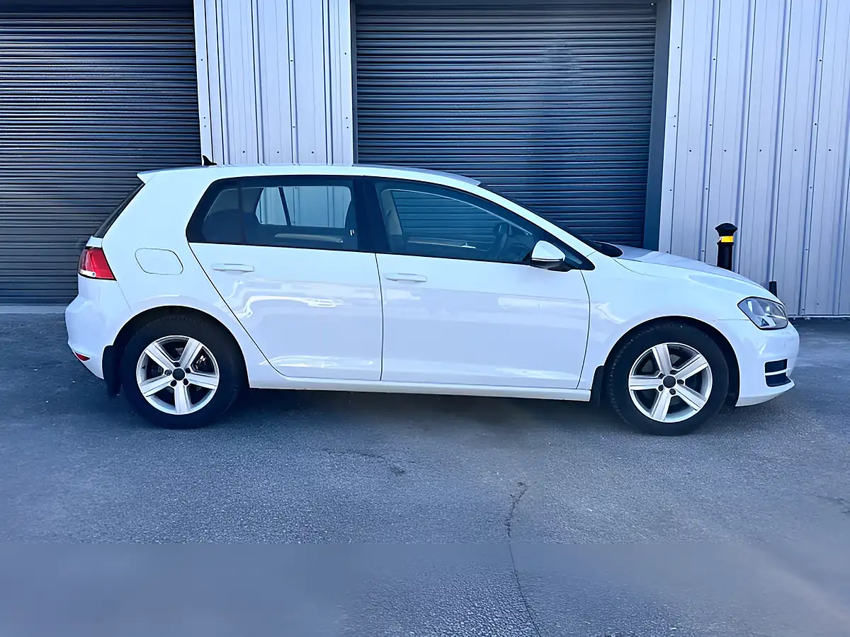 Used 2016 Volkswagen Golf Match Edition White - Interior and Exterior details 15