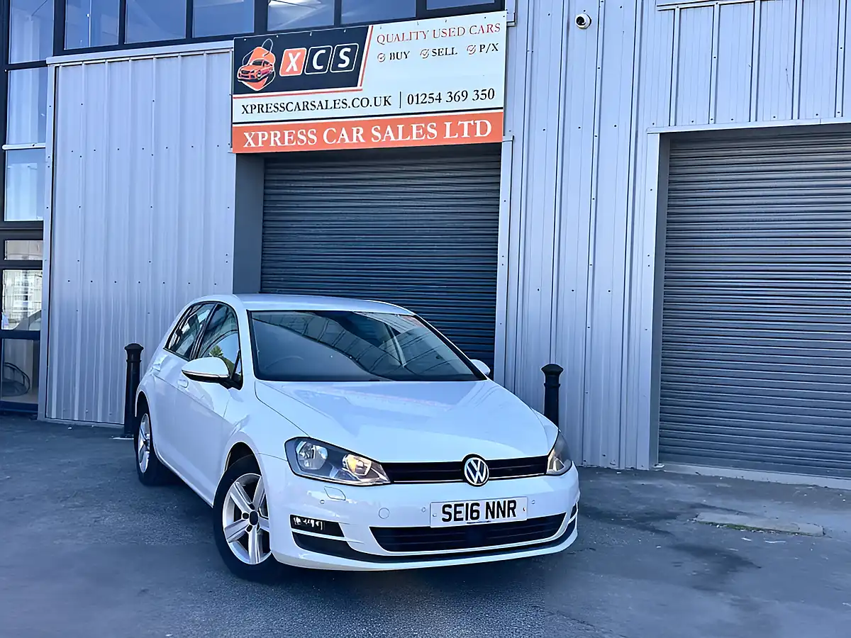 Used 2016 Volkswagen Golf Match Edition White - Interior and Exterior details 4