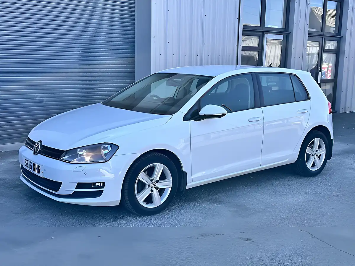 Used 2016 Volkswagen Golf Match Edition White - Interior and Exterior details 8