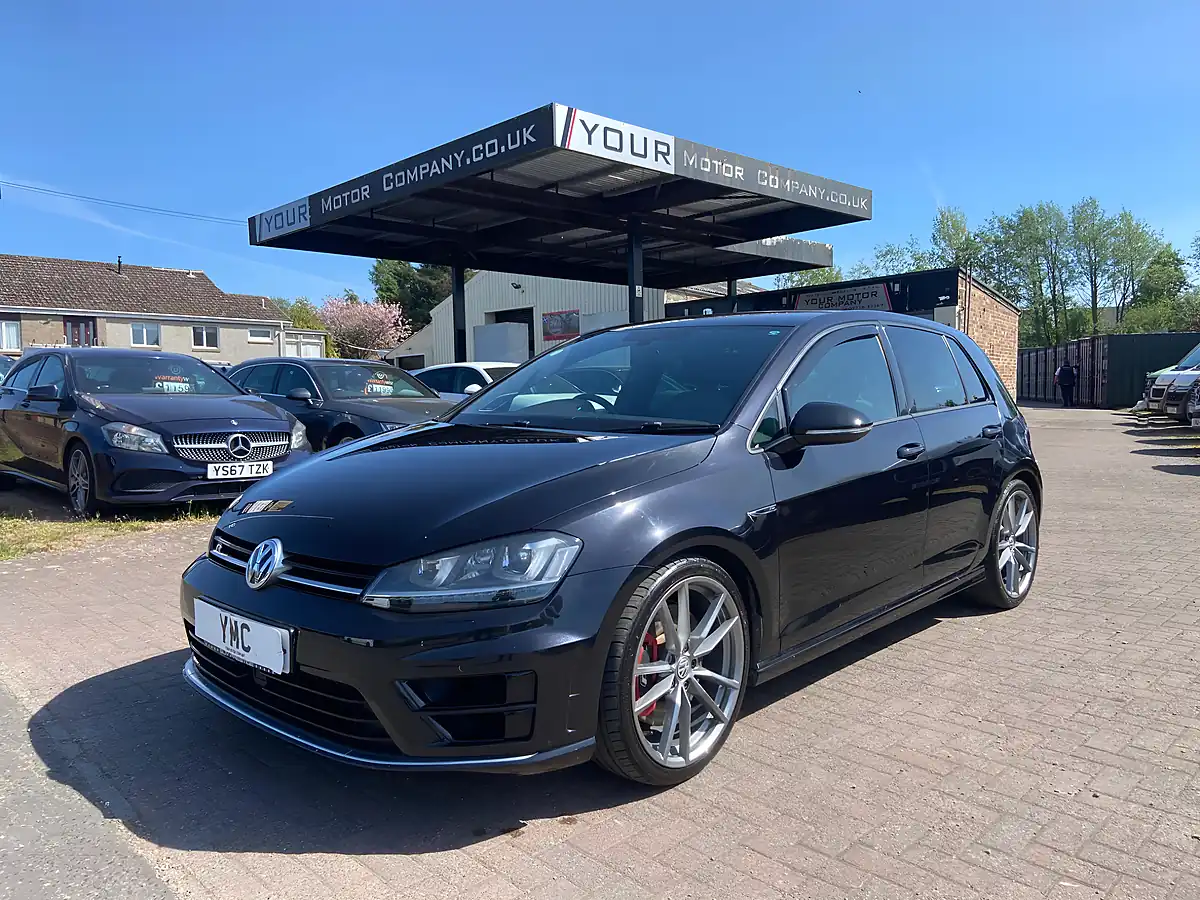 Used 2016 Volkswagen Golf R Black - Front View