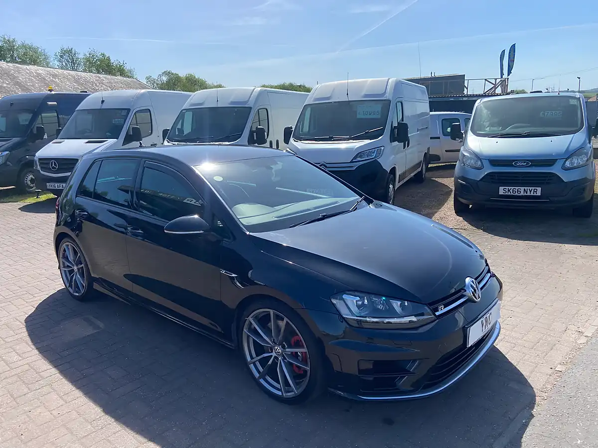 Used 2016 Volkswagen Golf R Black - Interior and Exterior details 4