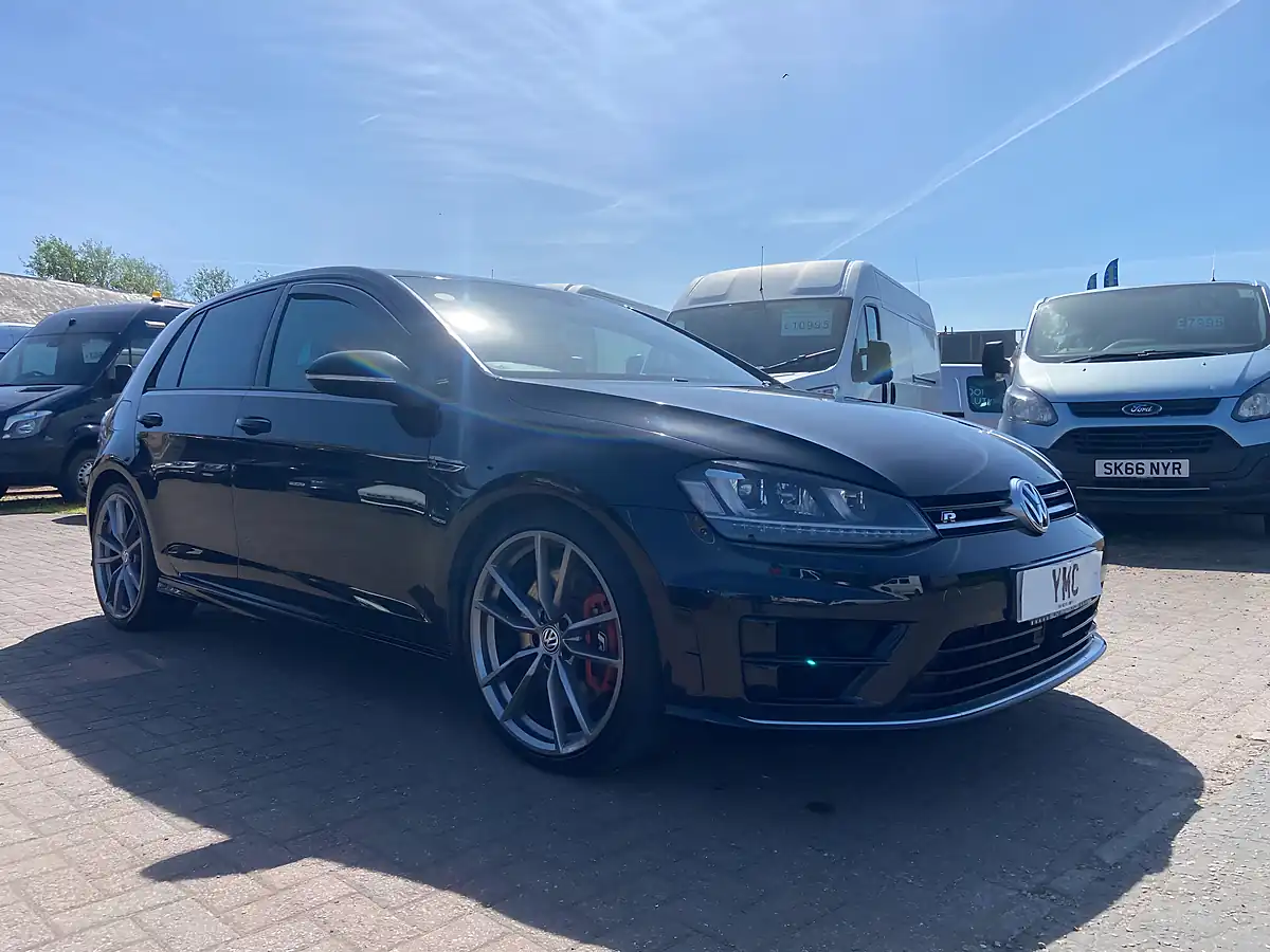 Used 2016 Volkswagen Golf R Black - Interior and Exterior details 6