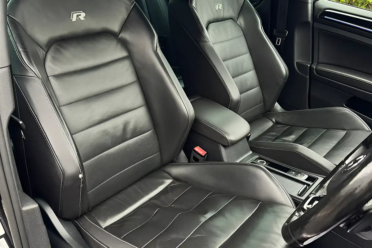 Used 2016 Volkswagen Golf R Black - Interior and Exterior details 12