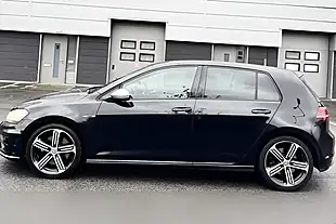 Used 2016 Volkswagen Golf R Black - Interior and Exterior details 2