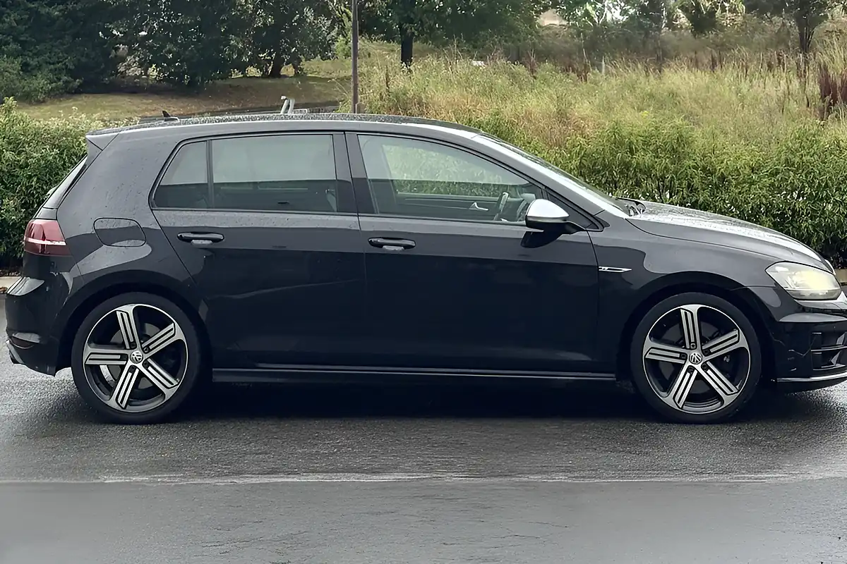 Used 2016 Volkswagen Golf R Black - Interior and Exterior details 6