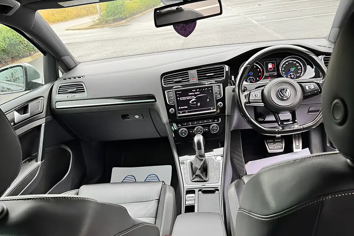 Used 2016 Volkswagen Golf R Black - Interior and Exterior details 9