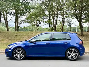 Used 2016 Volkswagen Golf R Blue - Interior and Exterior details 13