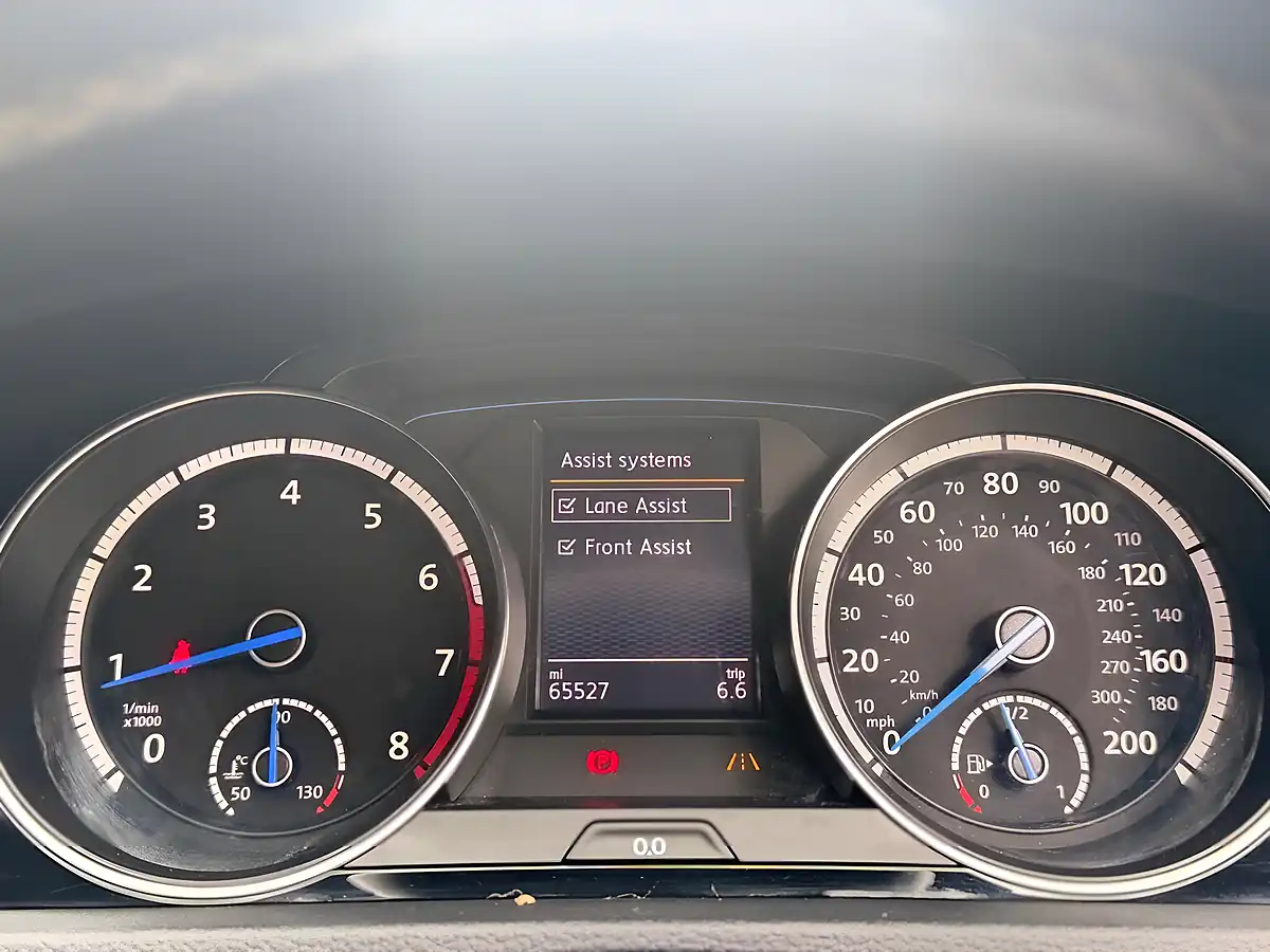 Used 2016 Volkswagen Golf R Blue - Interior and Exterior details 14