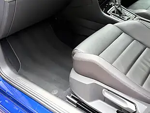 Used 2016 Volkswagen Golf R Blue - Interior and Exterior details 19